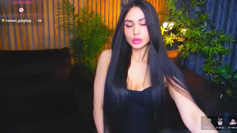 elegant_mysterious online show from October 2025 08:37:02 PM