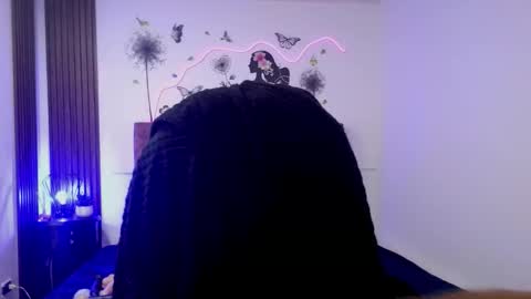 Elena online show from November 2025 01:04:02 PM