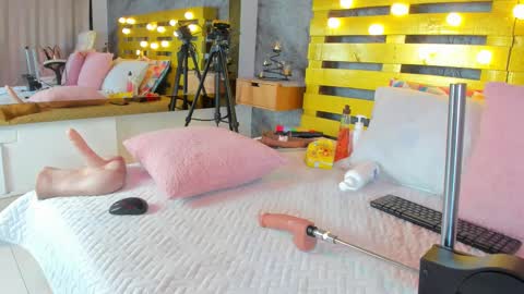 Elena online show from February 2025 10:21:02 PM