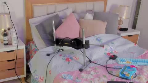 Elena online show from September 2025 06:41:02 PM