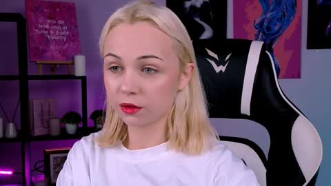 elenamonroee online show from October 2025 02:55:01 AM