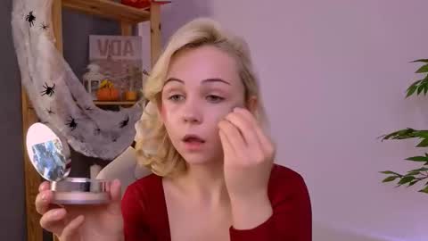 elenamonroee online show from October 2025 04:49:01 AM
