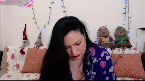 Snapshot of elenatroyy chatting on December 2025 08:38:02 PM ElenaTroyy online show from December 2025 08:38:02 PM