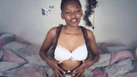 Snapshot of eleniedoll chatting on February 2026 01:13:01 AM eleniedoll online show from February 2026 01:13:01 AM