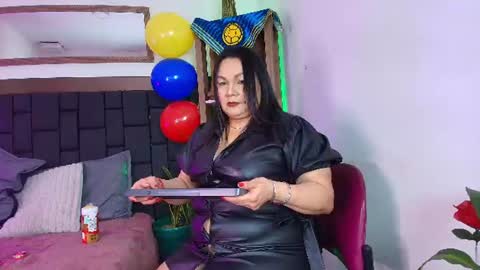 Snapshot of elenna_boobs_ chatting on July 2026 03:35:02 AM elenna_boobs_ online show from July 2026 03:35:02 AM
