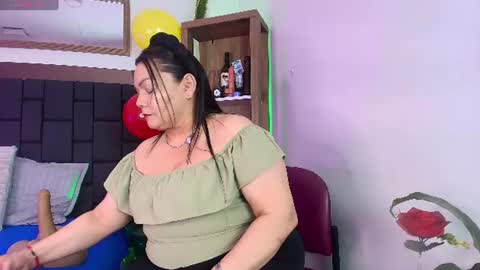 Snapshot of elenna_boobs_ chatting on July 2026 04:05:02 AM elenna_boobs_ online show from July 2026 04:05:02 AM