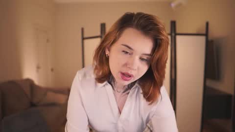 Eleonora online show from October 2025 01:23:02 PM