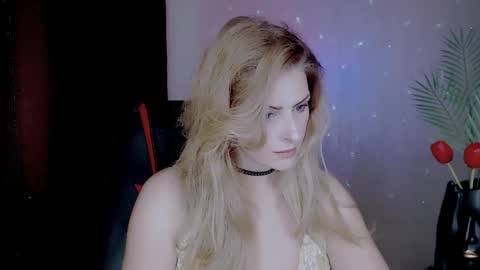 Snapshot of eleonorrres chatting on October 2025 05:38:02 AM Elli online show from October 2025 05:38:02 AM