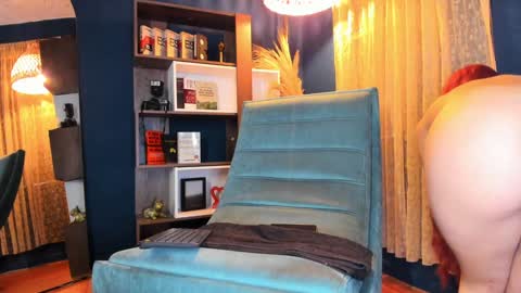 Snapshot of elettra_roux chatting on December 2024 08:16:01 PM ELETTRA online show from December 2024 08:16:01 PM