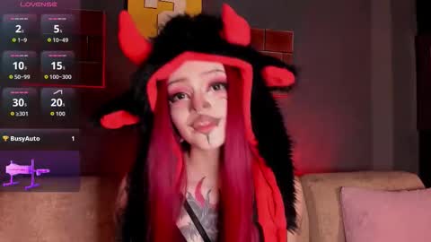 Snapshot of elettra_roux chatting on October 2025 12:02:01 AM ELETTRA online show from October 2025 12:02:01 AM