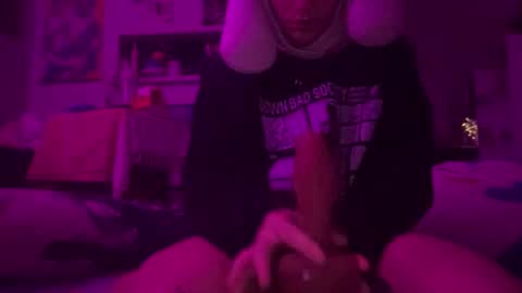 elfspit online show from May 2026 04:32:02 AM