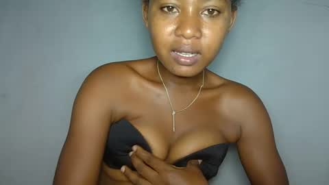 elia011 online show from January 2025 06:01:02 PM