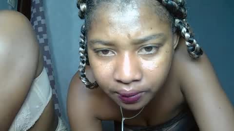 elia011 online show from January 2025 07:26:01 PM