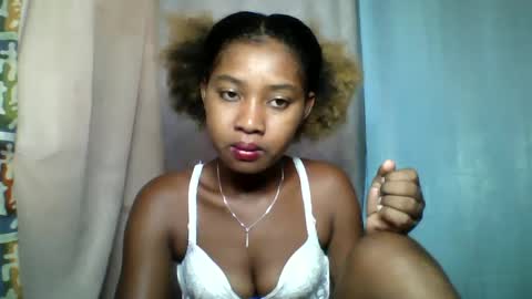 elia011 online show from January 2025 05:40:02 AM