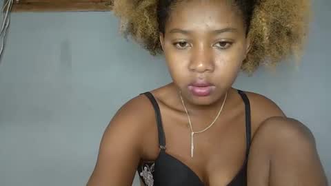 elia011 online show from February 2025 09:03:01 AM