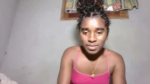 elia011 online show from November 2025 02:28:01 PM