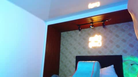 Snapshot of elian_craiggggg chatting on November 2025 09:48:02 PM Elian online show from November 2025 09:48:02 PM