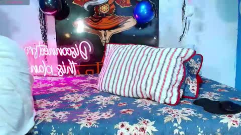 elias_salvatore_ online show from February 2026 09:32:01 PM