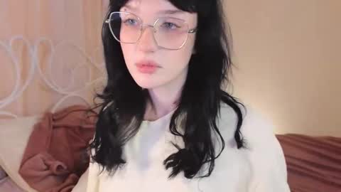 Ellie online show from September 2025 08:10:01 PM