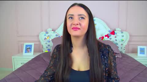 ElinaBellucci online show from February 2026 04:30:01 AM