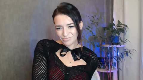 Elina online show from September 2025 11:43:01 PM