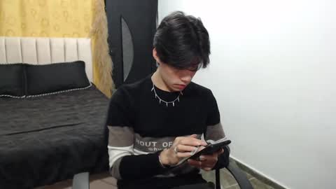 Snapshot of elio_collem chatting on December 2024 08:11:01 AM ELIO online show from December 2024 08:11:01 AM