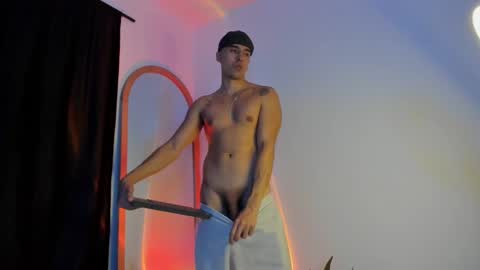 Snapshot of elio_dicaprio chatting on November 2025 01:06:01 AM elio_dicaprio online show from November 2025 01:06:01 AM