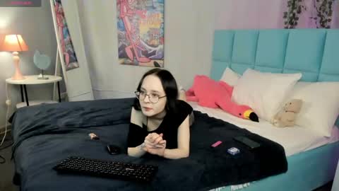 Snapshot of elira_vane chatting on May 2026 11:04:01 AM Elira Vane online show from May 2026 11:04:01 AM