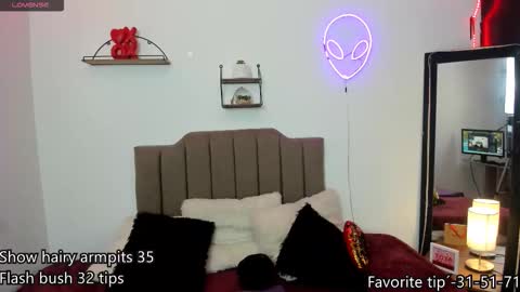 Snapshot of elisabeth_swan chatting on November 2025 12:11:01 PM Elizabeth online show from November 2025 12:11:01 PM