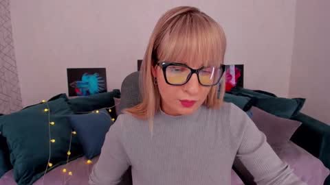 Elisabeth online show from February 2025 11:32:02 AM