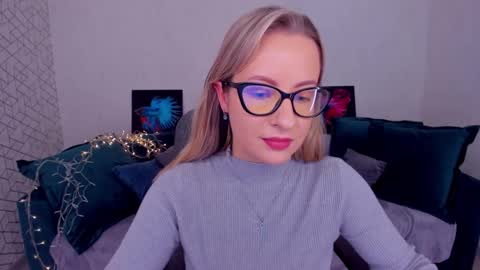 Elisabeth online show from March 2025 12:47:01 PM