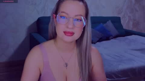 Elisabeth online show from October 2025 09:57:01 PM