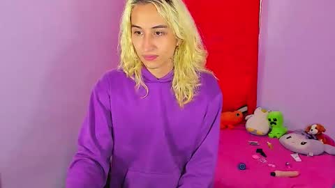 elisdarling online show from January 2026 05:17:01 PM