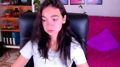 Elise online show from September 2025 03:46:01 PM