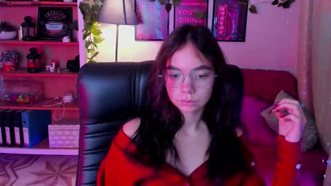 Elise online show from October 2025 04:05:01 PM