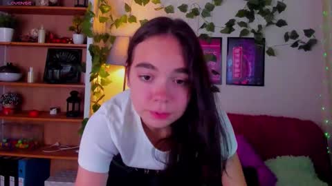Elise online show from October 2025 04:19:02 PM