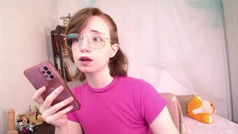 Snapshot of elise_nyx chatting on May 2026 12:15:01 PM elise_nyx online show from May 2026 12:15:01 PM