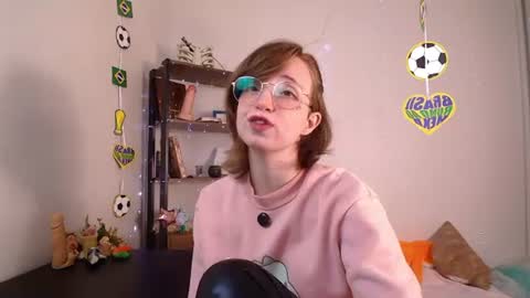Snapshot of elise_nyx chatting on June 2026 12:14:02 PM elise_nyx online show from June 2026 12:14:02 PM