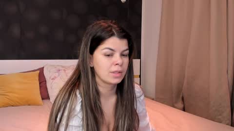 Elly online show from December 2024 10:37:01 PM