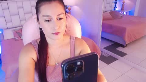 Snapshot of elisevalmont chatting on April 2026 03:20:02 AM ELISE online show from April 2026 03:20:02 AM