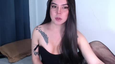 Snapshot of elisex18 chatting on May 2026 08:21:01 AM Elise online show from May 2026 08:21:01 AM