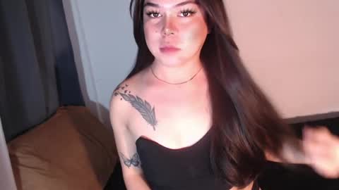 Snapshot of elisex18 chatting on May 2026 07:37:02 AM Elise online show from May 2026 07:37:02 AM