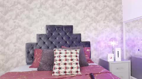 Elizabeth online show from December 2025 01:29:01 PM