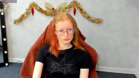 Snapshot of elizabeth_harpper chatting on January 2025 08:22:01 AM Elizabeth online show from January 2025 08:22:01 AM