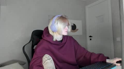 Elizabeth online show from November 2025 01:15:02 AM