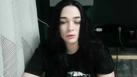 elizabeth_xi online show from October 2025 06:38:02 PM