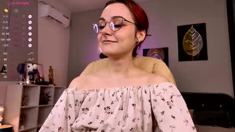 Snapshot of elizabethmilller_ chatting on November 2025 10:02:01 PM Elizabet online show from November 2025 10:02:01 PM