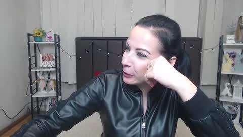 ElizabethSho online show from September 2025 05:02:02 PM