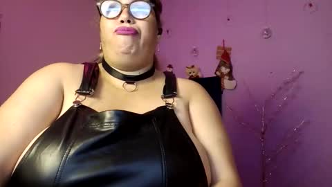 Elizabeth online show from November 2025 11:45:01 AM