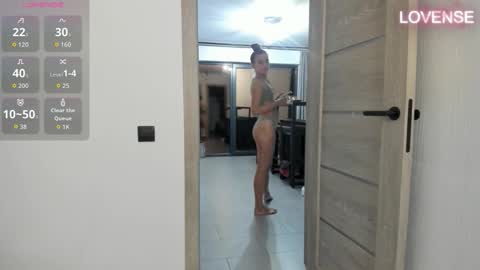 Eliz                               online show from September 2025 06:00:01 PM